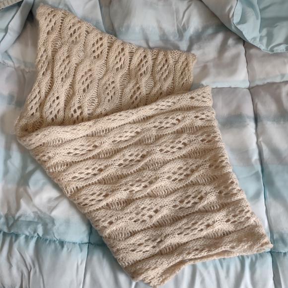 H&M tan knit infinity scarf - Picture 5 of 7